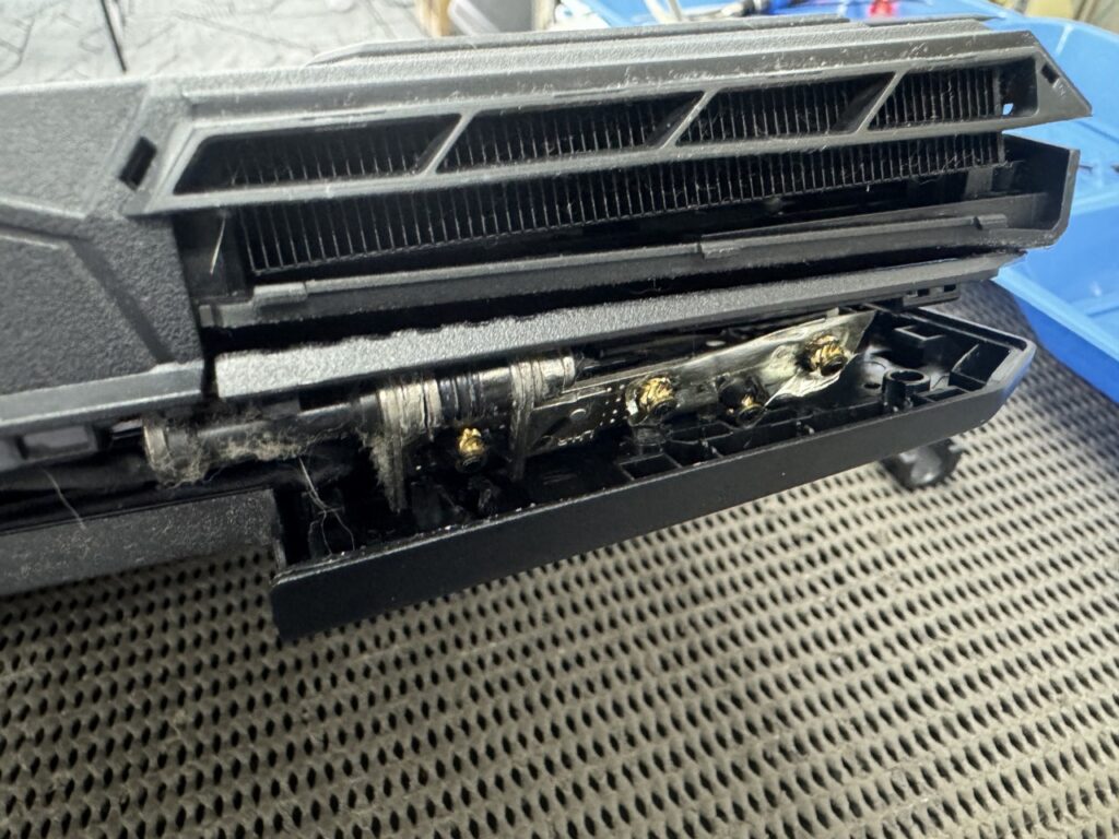 ターザン様　ノートパソコン　075　動作確認済みジャンク３台 SANWA SUPPLY ノートパソコンクーラー 冷却台 スタンド 静音
